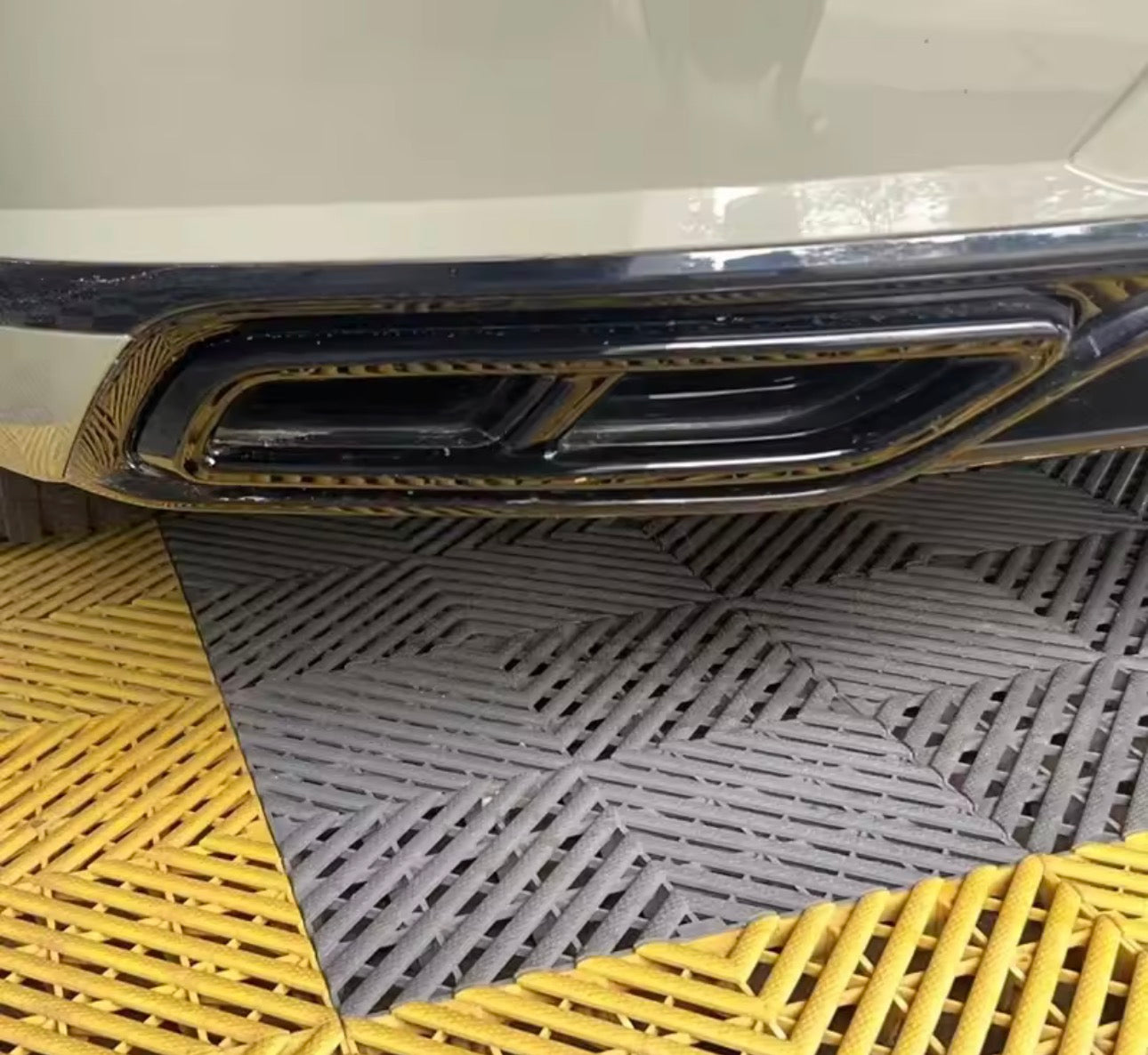 Volkswagen Arteon Carbon Fiber Shooting Break Exhaust