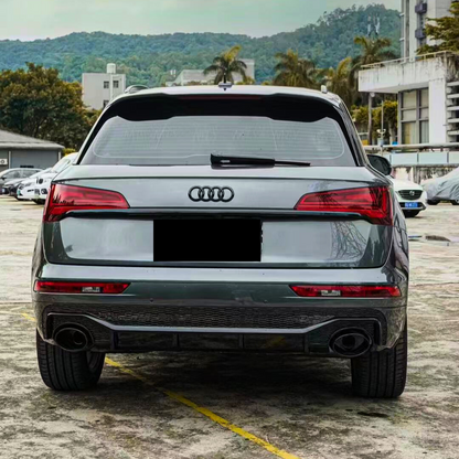 Q5/SQ5 - Type 80A: Gloss Black RS Style Diffuser with Black Exhaust Tips 21-24