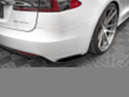 Model S: Gloss Black Maxton Rear Side Splitters 16-20