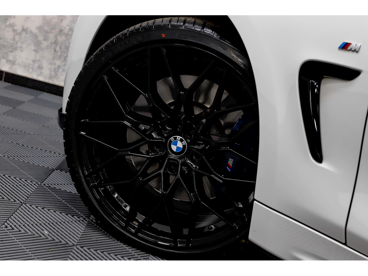 1 Series - F20/F21: 18" Gloss Black 1000M Style Alloy Wheels 12-19