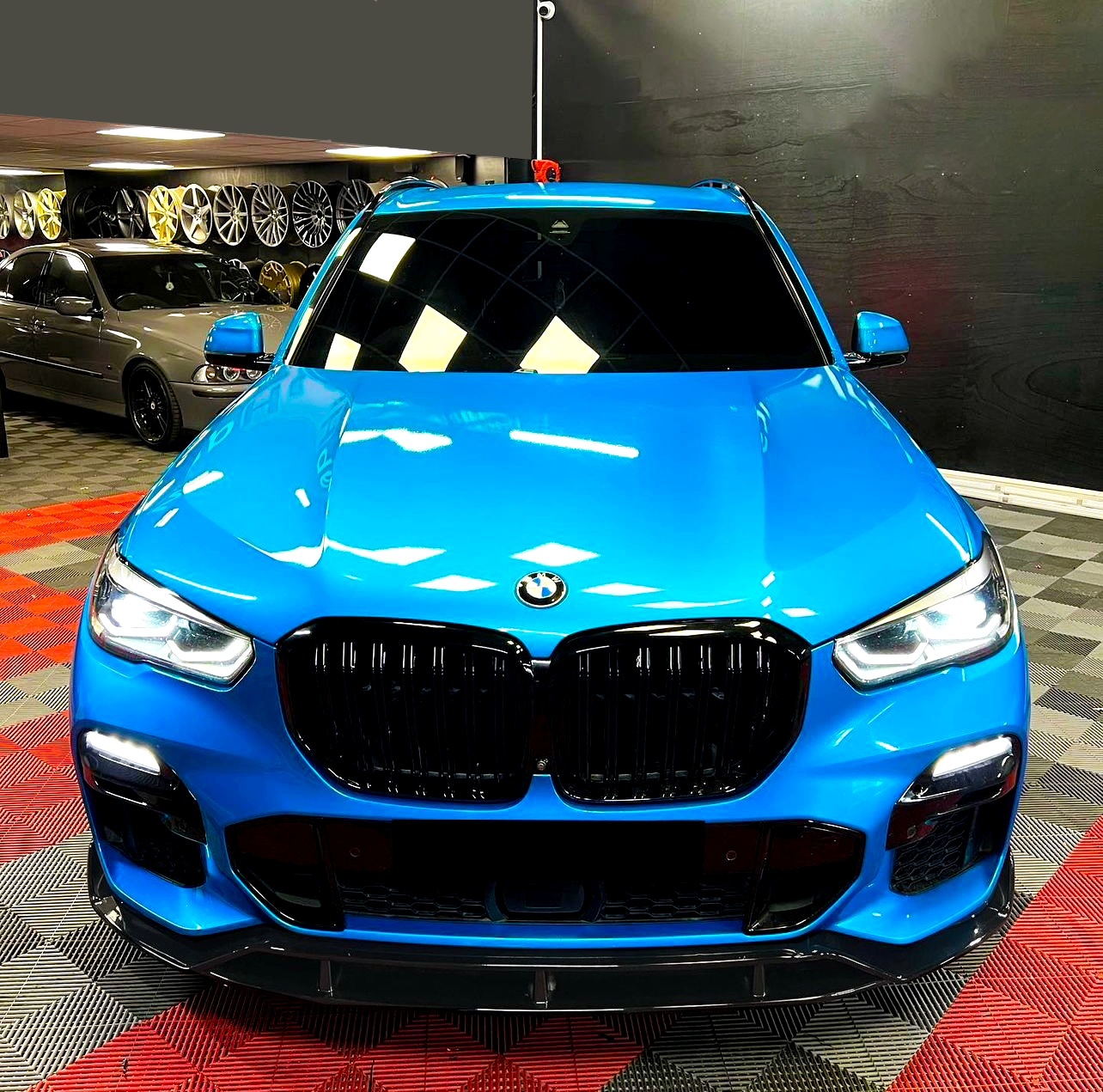 X5 - G05 Pre-Facelift: Gloss Black Body Kit 19-22
