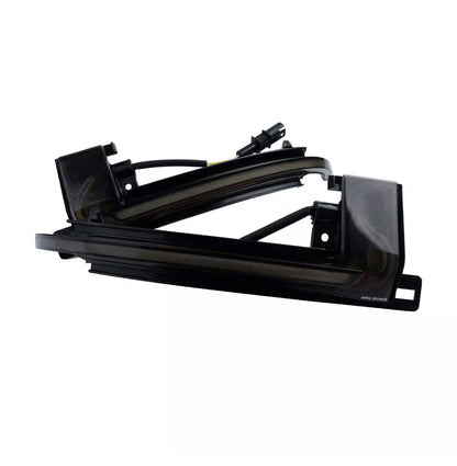 Q3 - Type 8U: Dynamic Mirror Indicator Lights 12-18