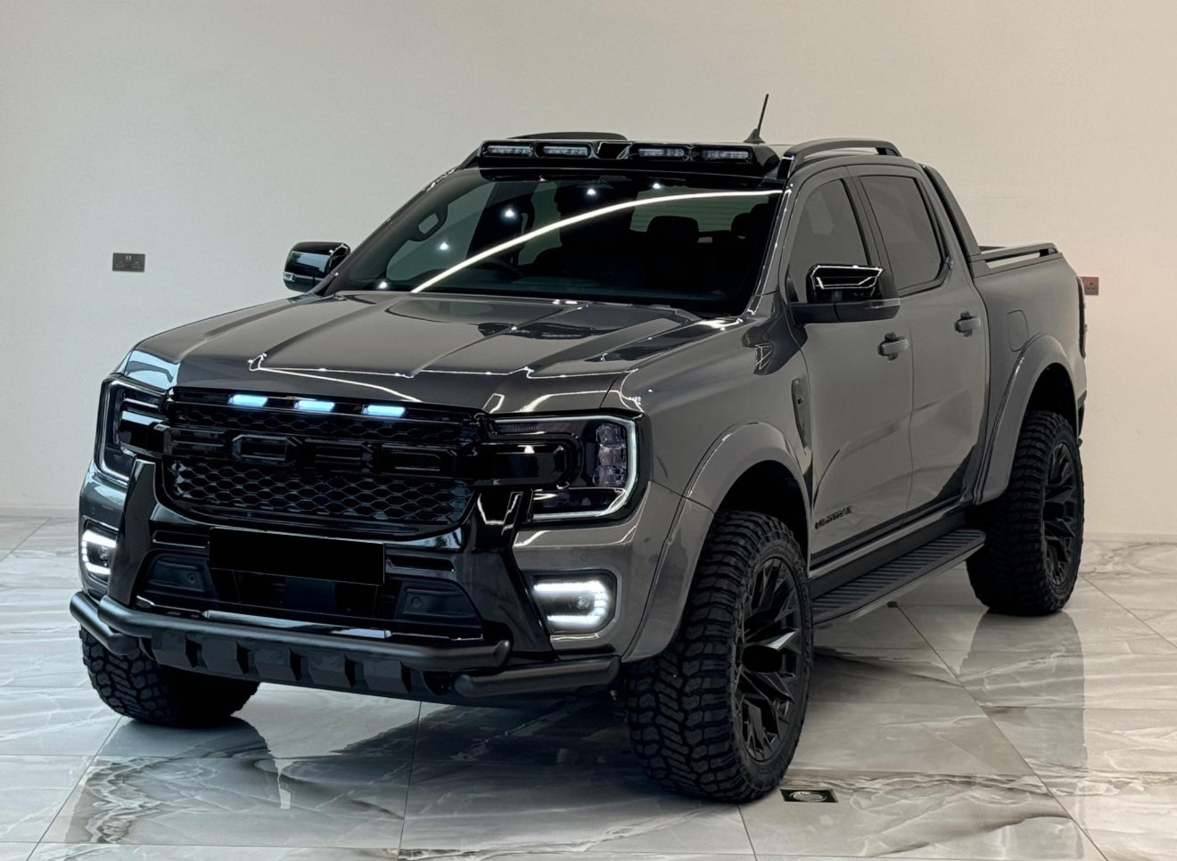 Ranger - T9 Facelift: Black Nudge Bar V1 23+
