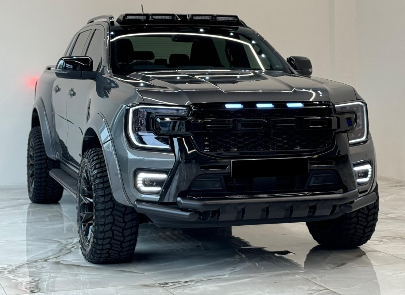 Ranger - T9 Facelift: Black Nudge Bar V1 23+
