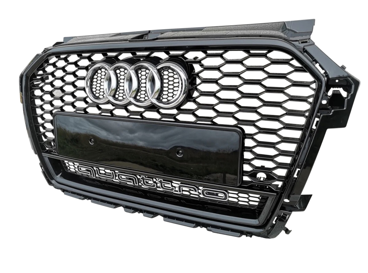 A1 - Facelift: Gloss Black RS Honeycomb Quattro Front Grill 15-18